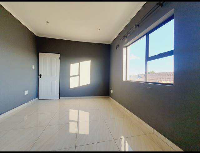 1 BEDROOM APARTMENT TO LET IN RABIE RIDGE